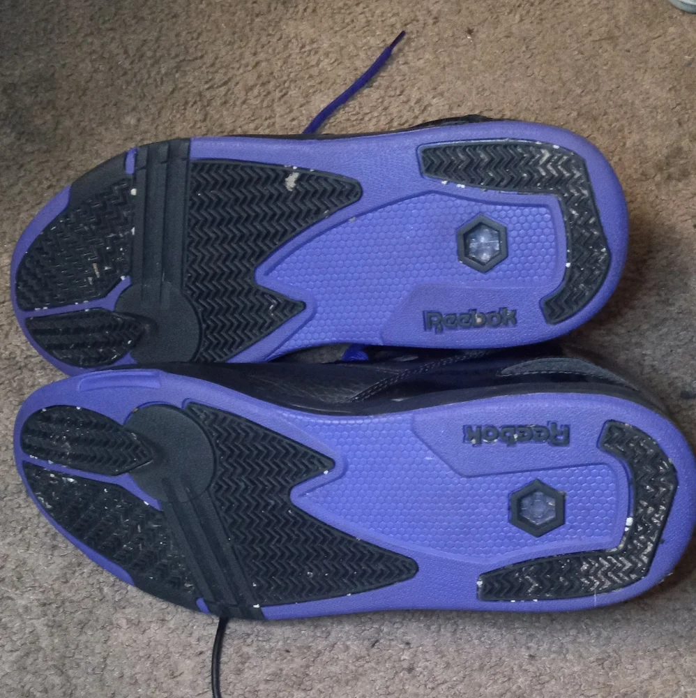 Shoes - Picture 1 of 3